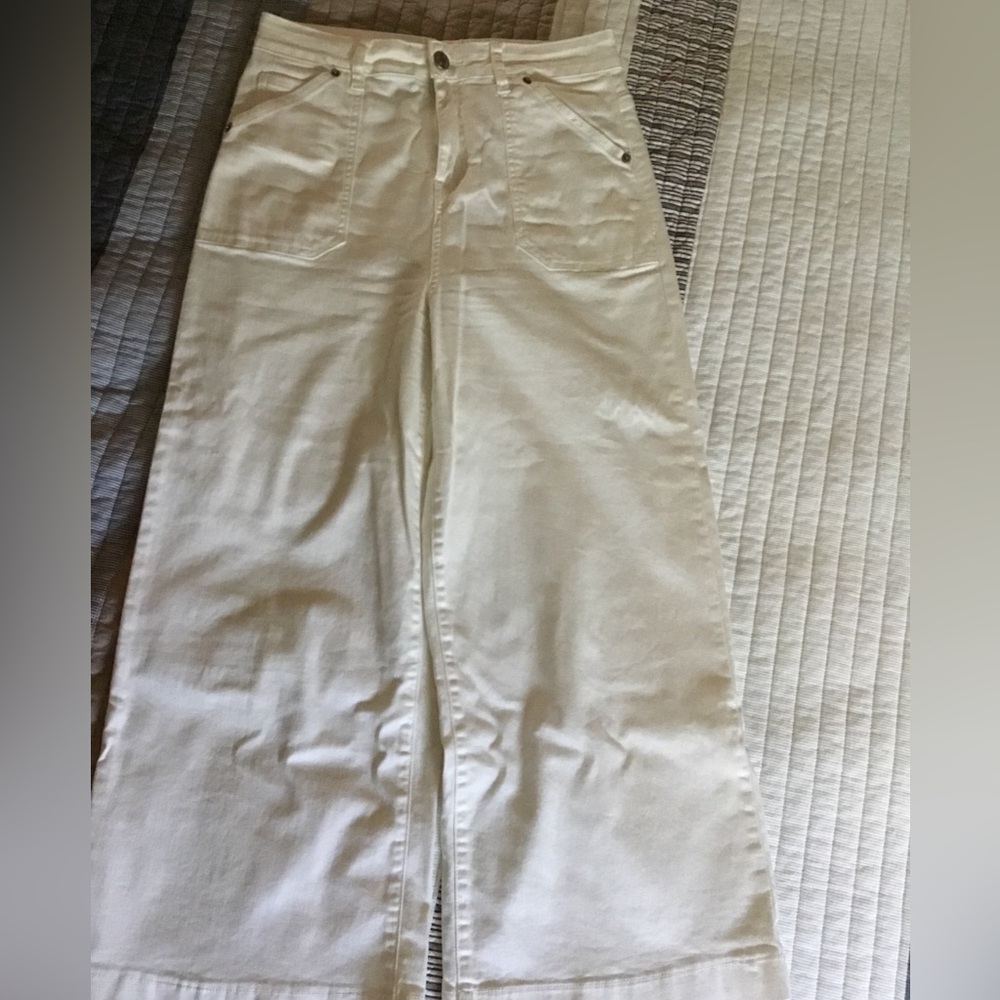 Wide-Leg Jeans